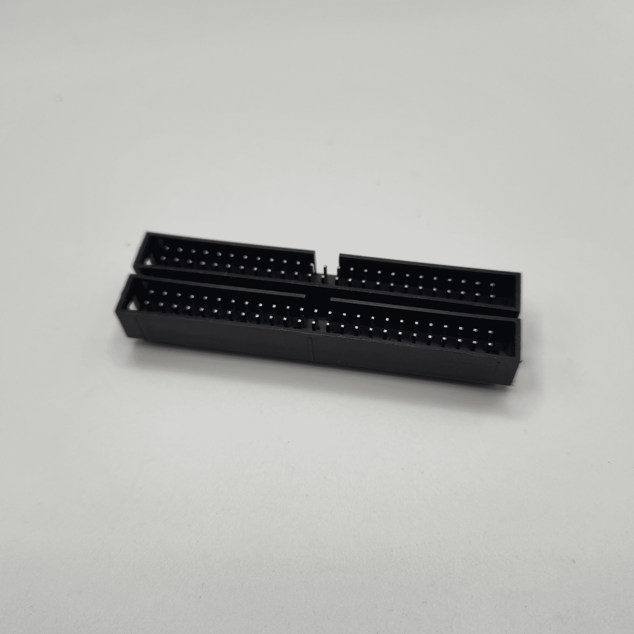 Picture of SCSI-to-SCSI Coupler